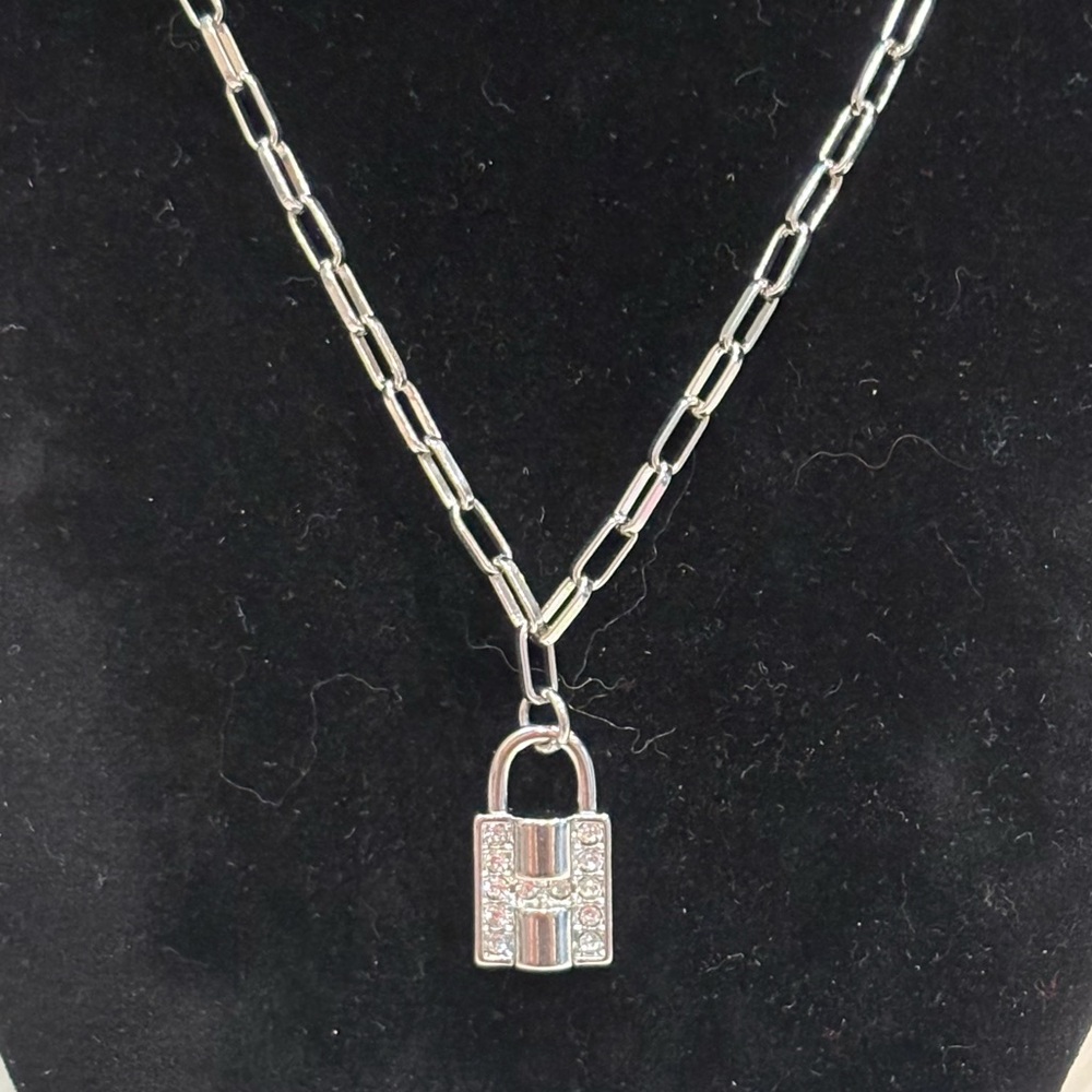 Hermes Stamped Zipper pull on unbranded beautiful silver chain